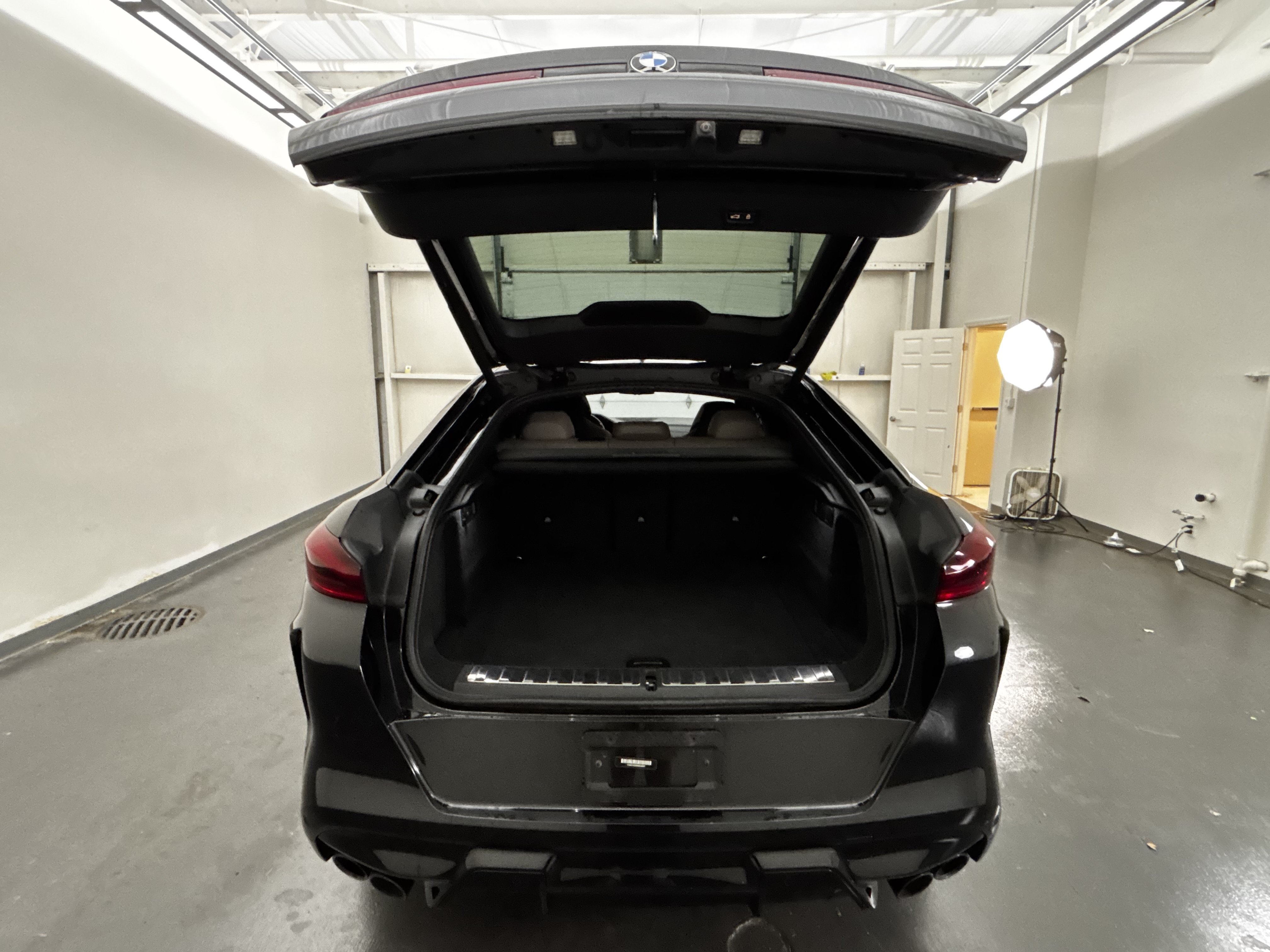 Used 2021 BMW X6 M w/ Competition Package AWD/4WD image 8