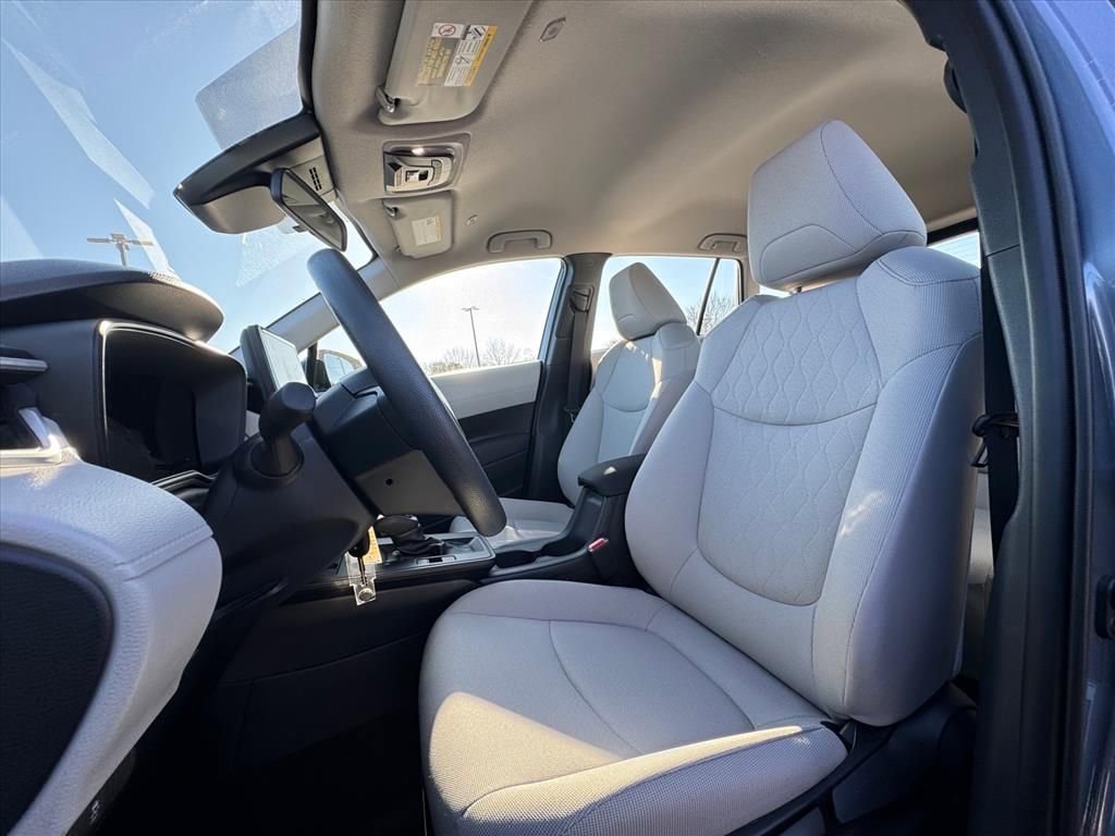 Used 2026 Toyota Corolla Cross L image 13