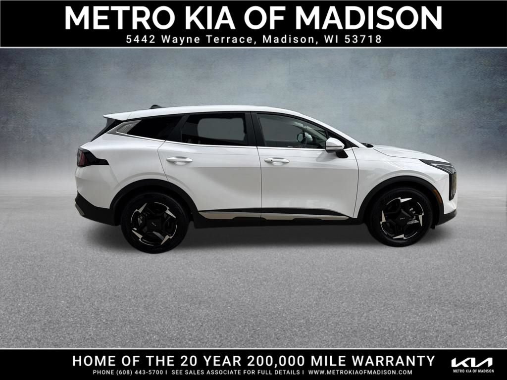 Used 2026 Kia Sportage EX FWD image 7