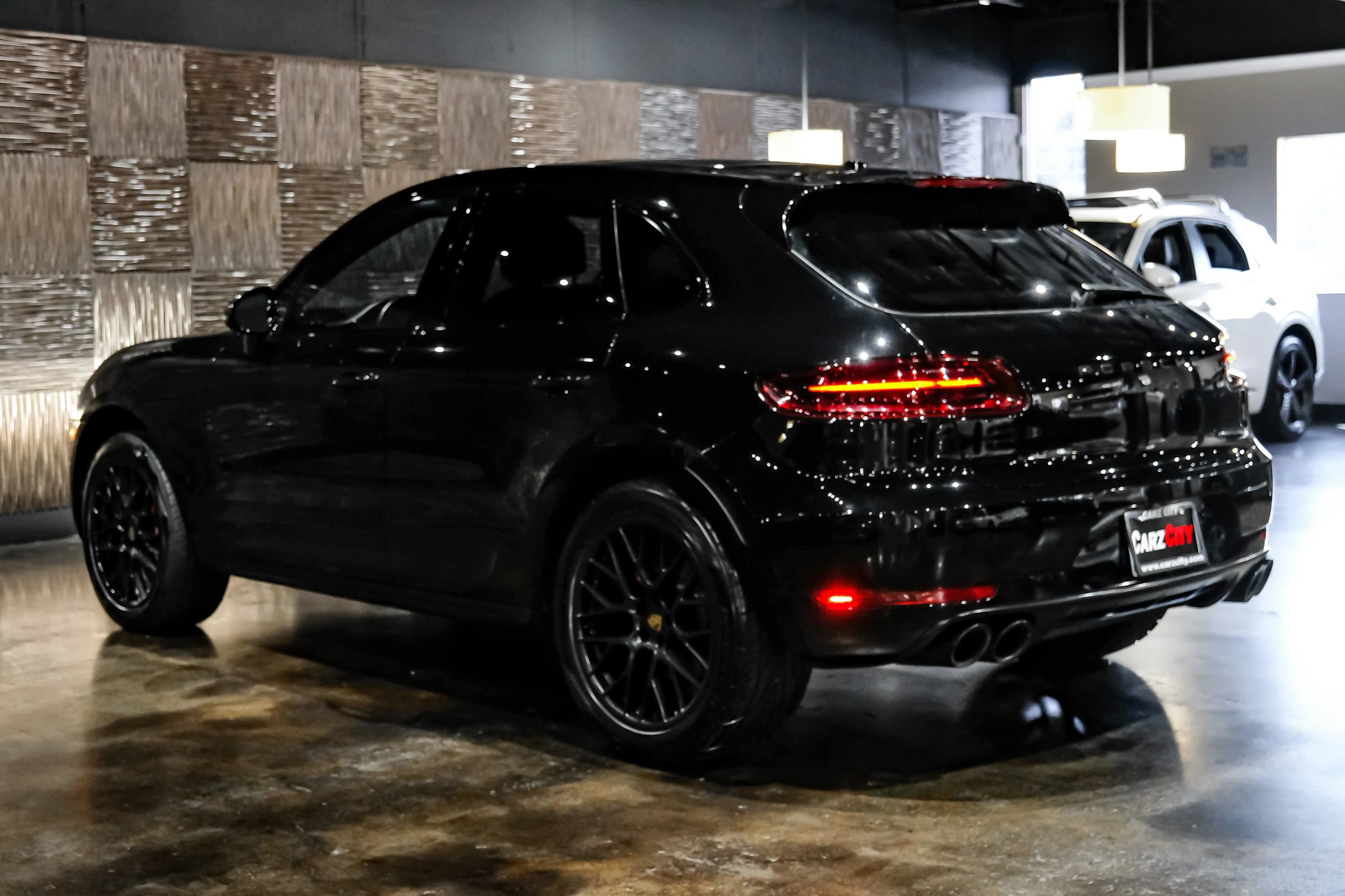 Used 2017 Porsche Macan GTS AWD/4WD image 10