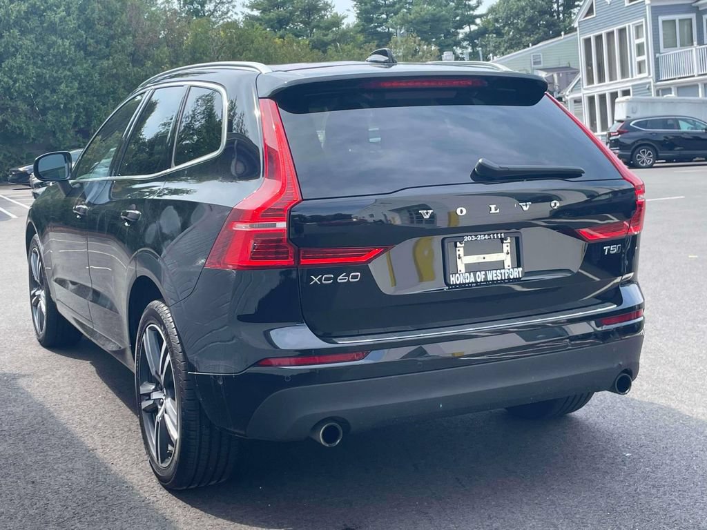 Used 2019 Volvo XC60 T5 Momentum w/ Multimedia Package AWD/4WD image 4