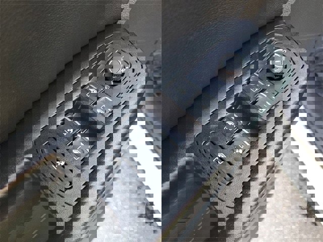 Used 2019 Volkswagen Atlas SE w/ Towing Package image 16