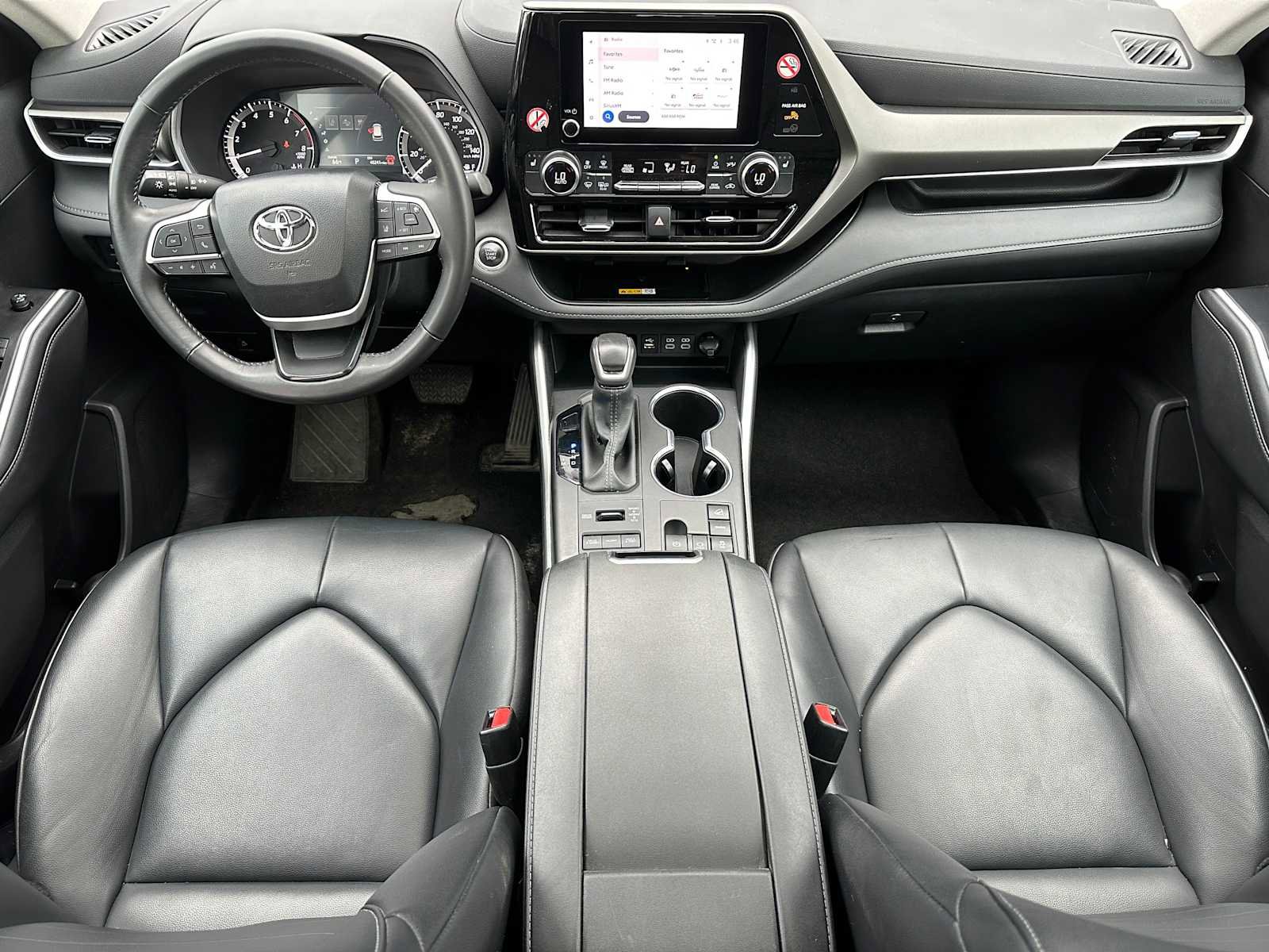 Used 2024 Toyota Highlander XLE image 19