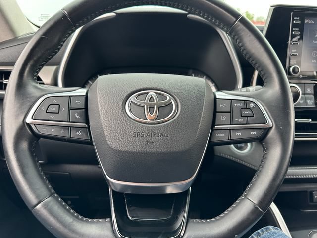 Used 2021 Toyota Highlander XLE FWD image 21