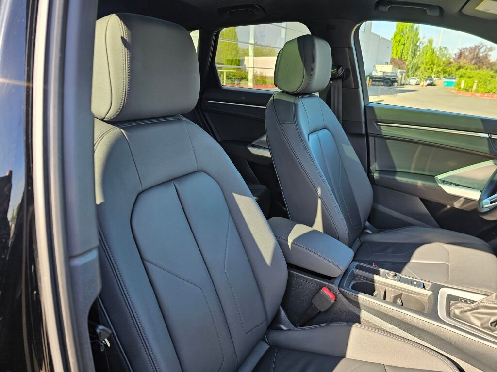 Used 2022 Audi Q3 2.0T Premium w/ Convenience Package AWD/4WD image 12