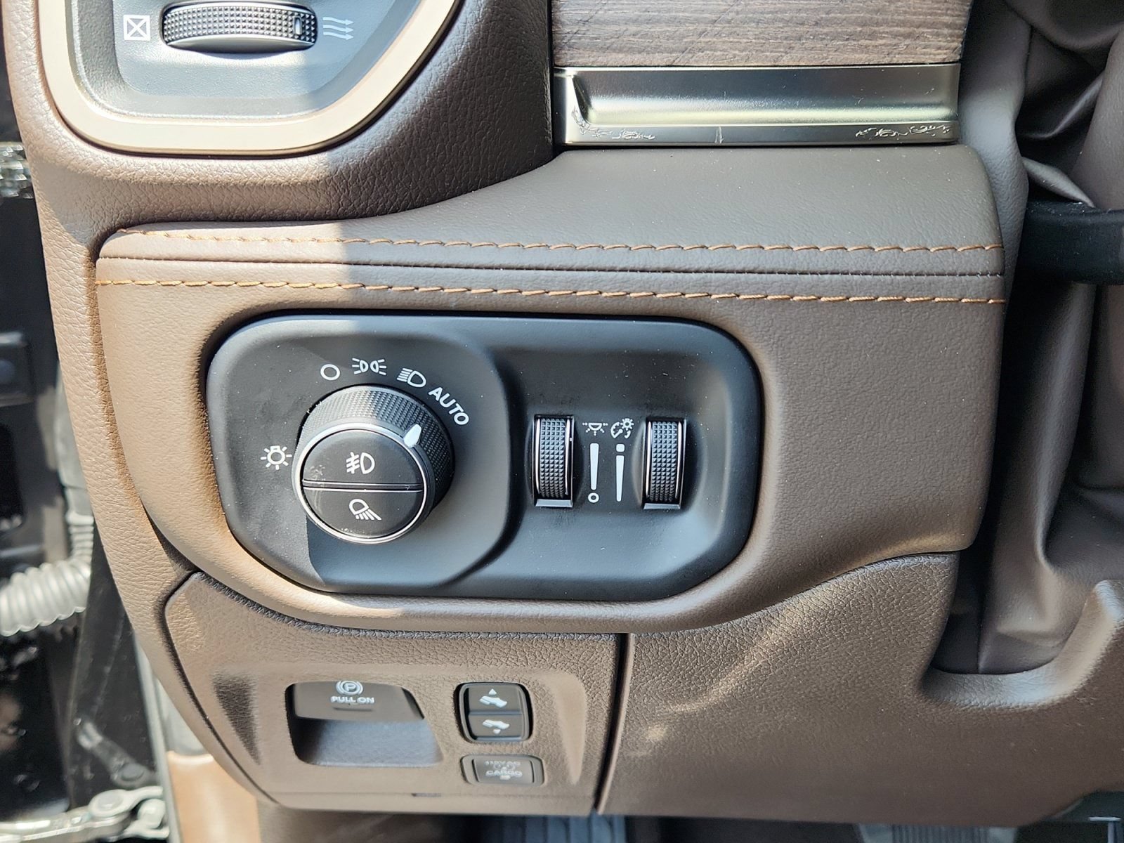 New 2026 RAM 1500 Limited AWD/4WD image 18