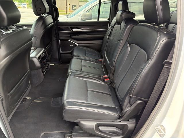 Used 2024 Jeep Wagoneer Series II w/ Flexible Seating Group AWD/4WD image 26