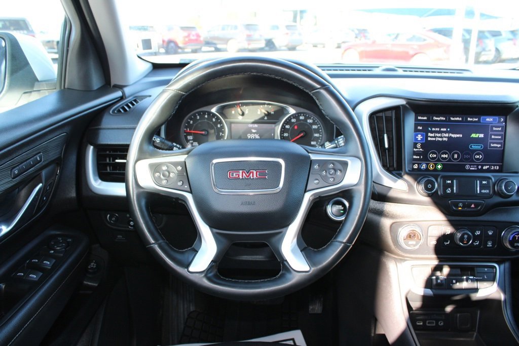 Used 2024 GMC Terrain SLT image 21