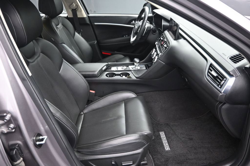 Used 2023 Genesis G70 2.0T AWD/4WD image 37