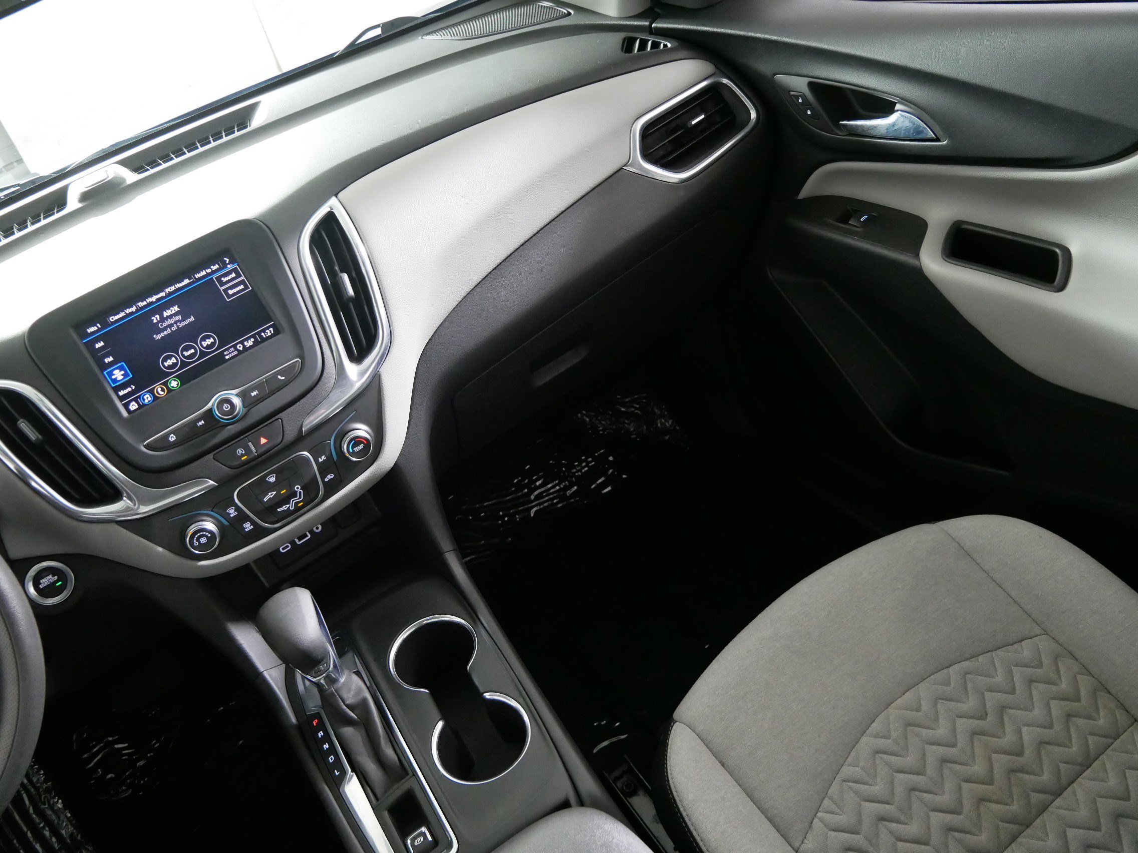 Used 2023 Chevrolet Equinox LS w/ LS Convenience Package image 11