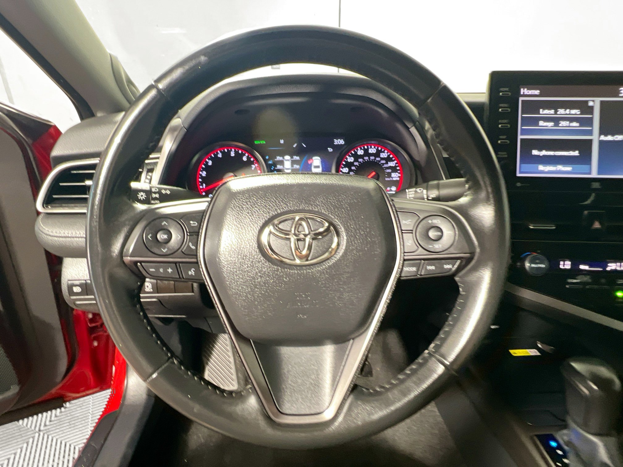 Used 2022 Toyota Camry XSE image 17