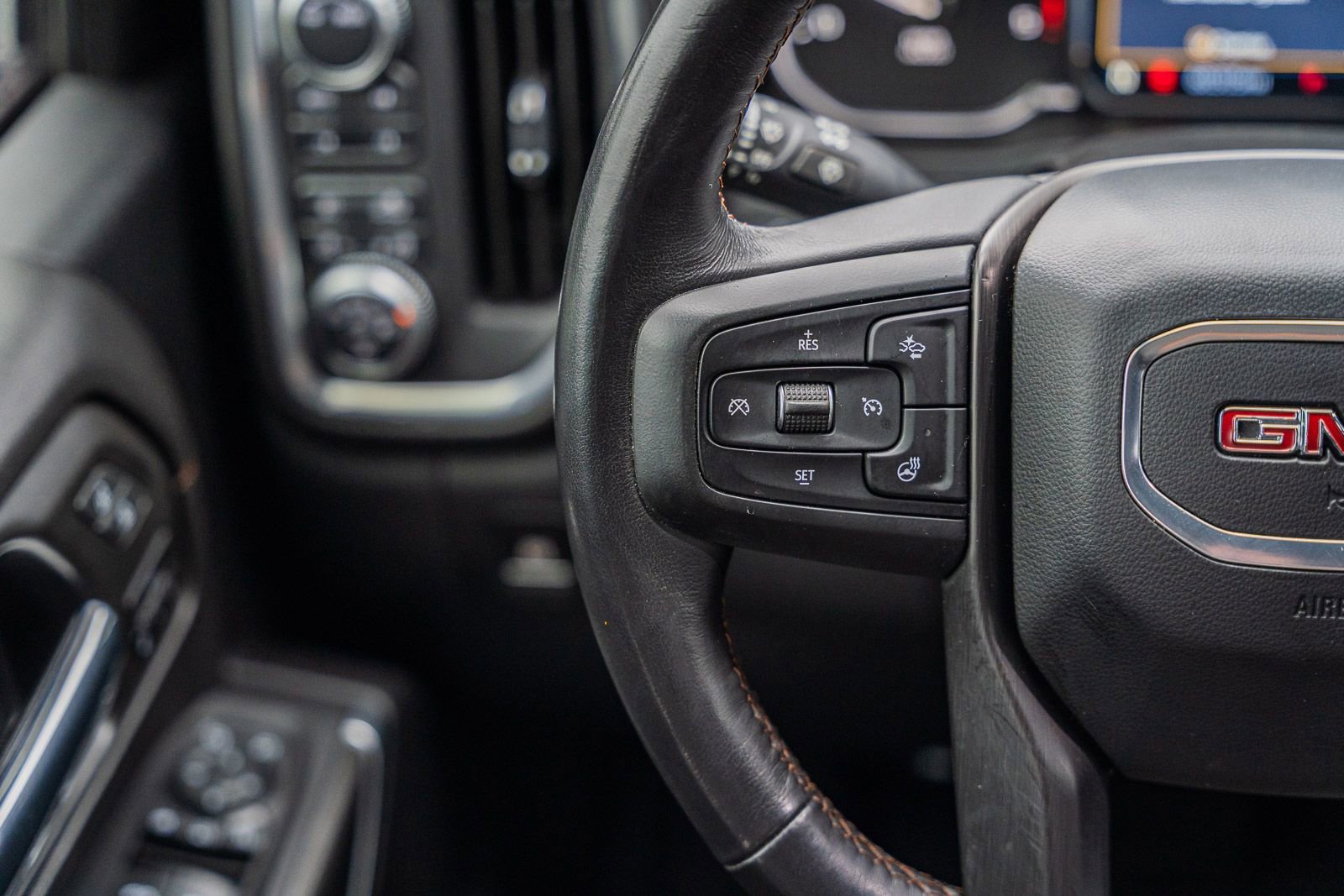 Used 2021 GMC Sierra 2500 AT4 w/ AT4 Premium Plus Package image 30