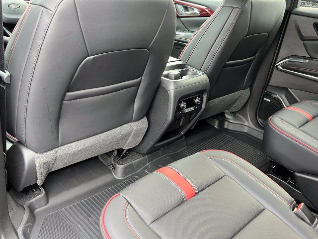 New 2027 Chevrolet Traverse RS w/ LPO, Floor Liner Package AWD/4WD image 38