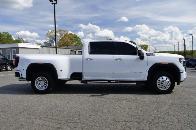 Used 2026 GMC Sierra 3500 Denali w/ Denali Reserve Package image 32