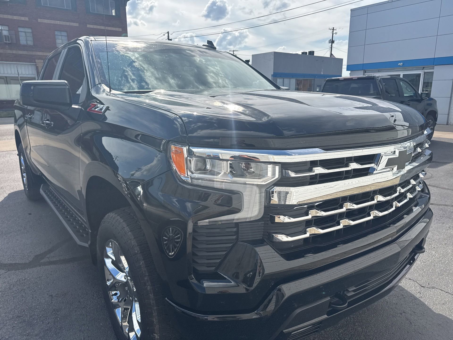 Used 2024 Chevrolet Silverado 1500 RST w/ Z71 Off-Road Package AWD/4WD image 5