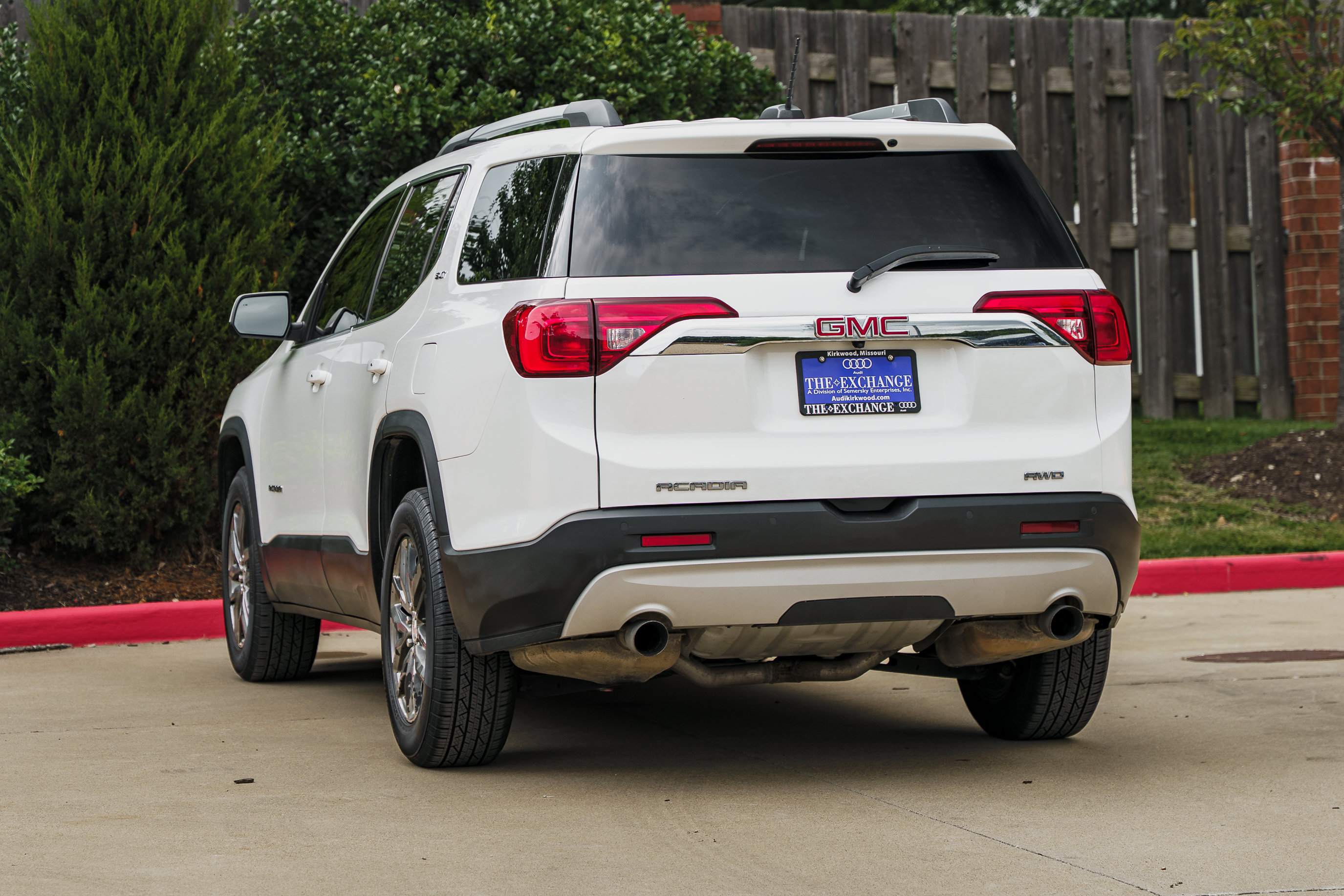 Used 2019 GMC Acadia SLT AWD/4WD image 4