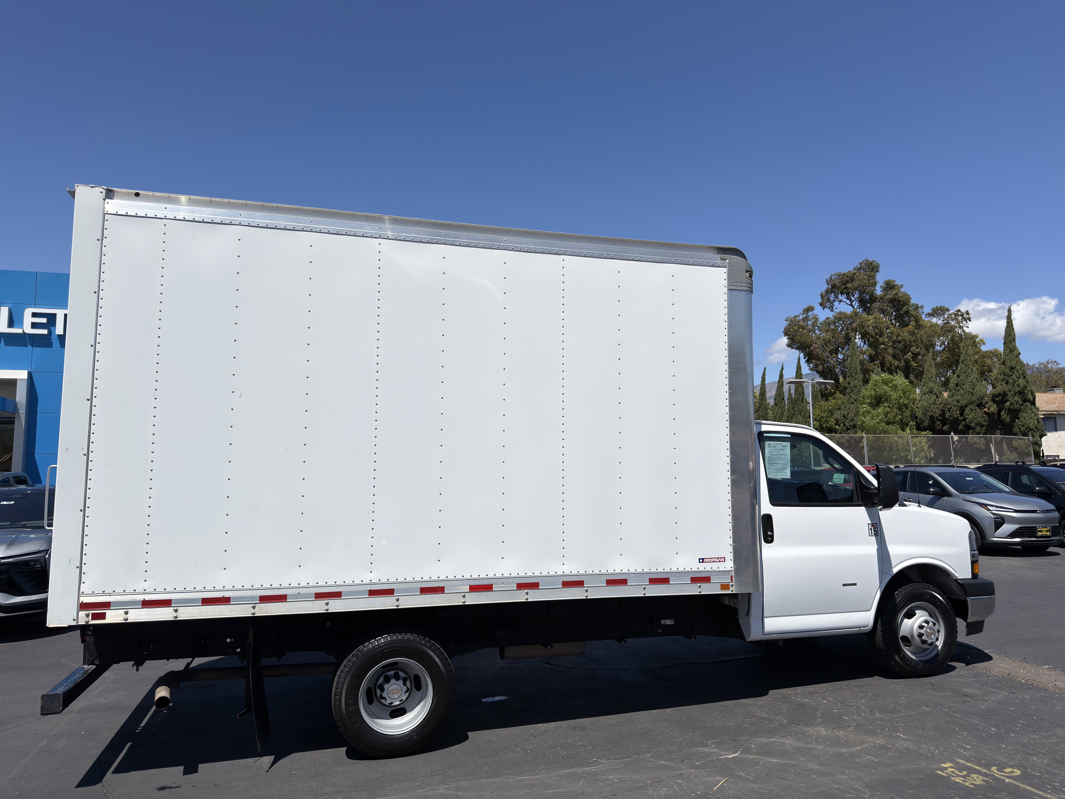 Used 2021 Chevrolet Express 3500 w/ Driver Convenience Package image 10