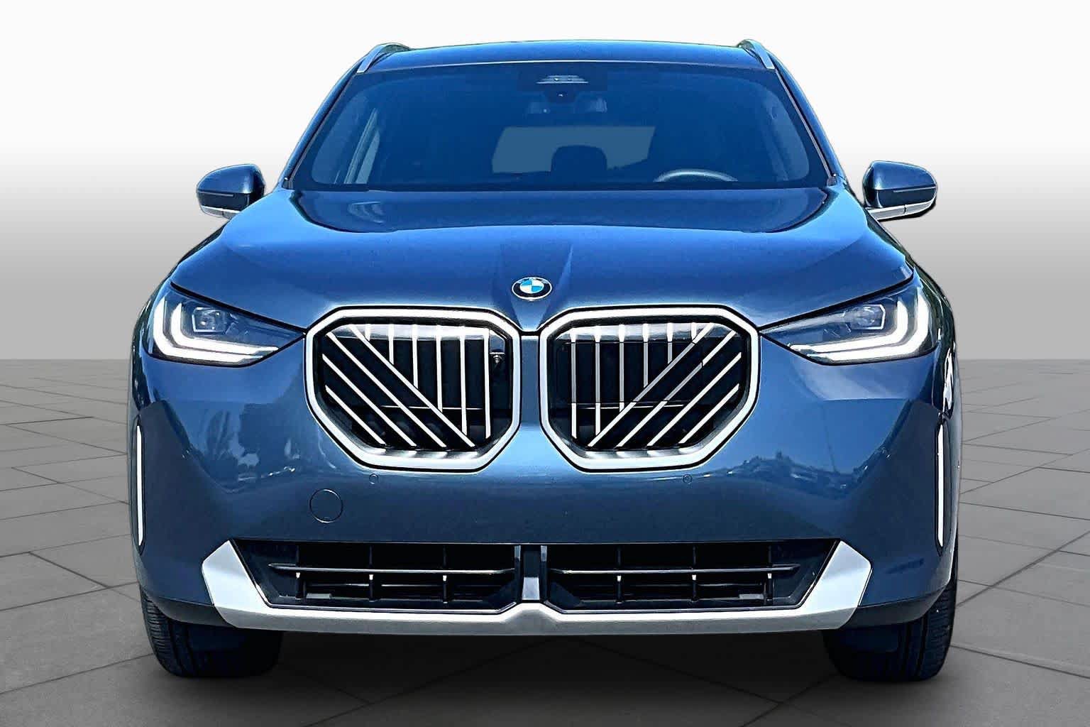 Used 2025 BMW X3 xDrive30i w/ Premium Package AWD/4WD image 4