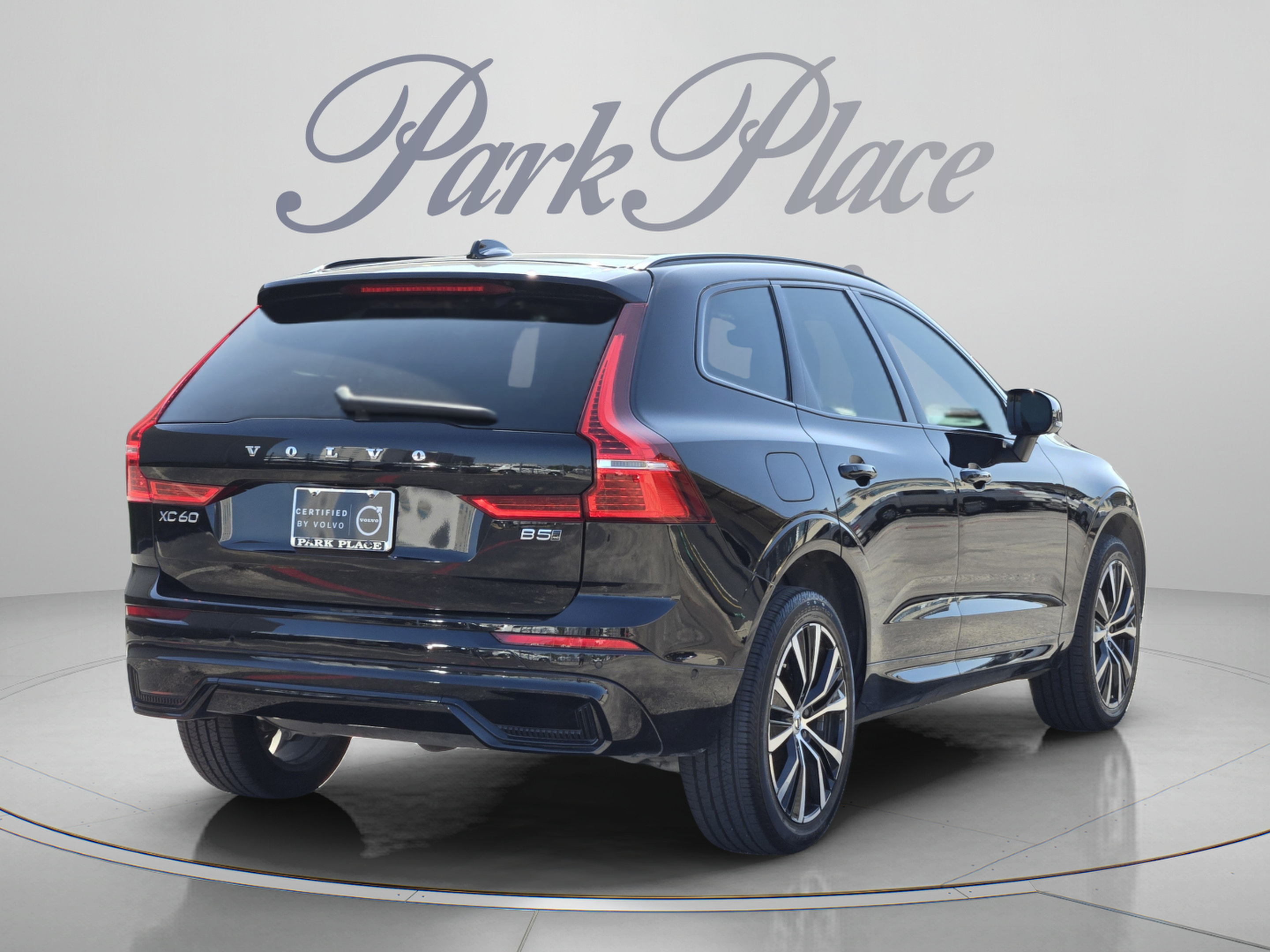 Used 2024 Volvo XC60 B5 Plus w/ Climate Package AWD/4WD image 6
