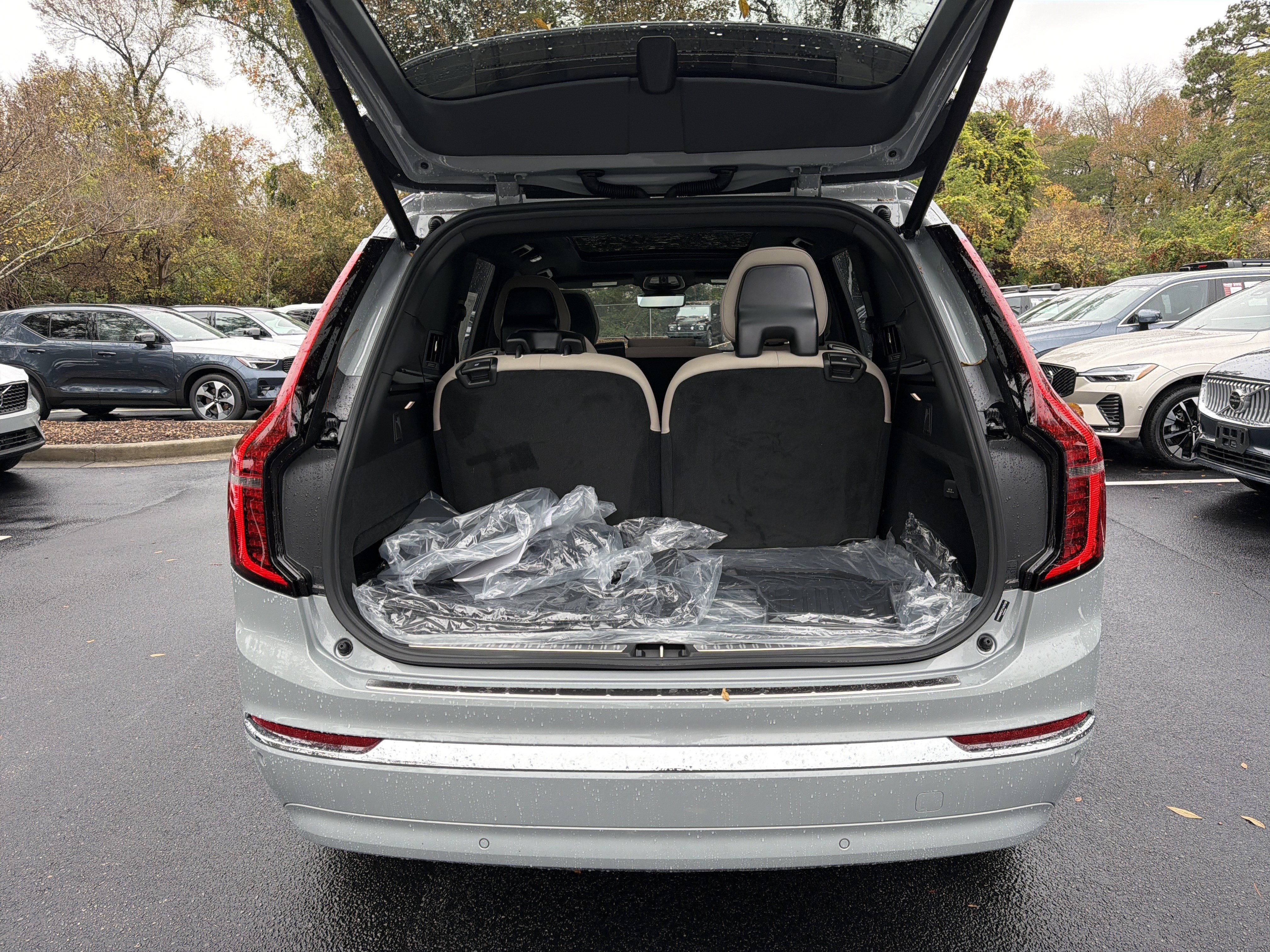 Used 2026 Volvo XC90 T8 Plus w/ Protection Package Premier AWD/4WD image 35