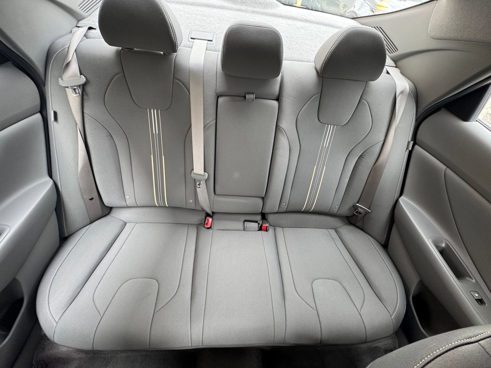 Used 2025 Hyundai Elantra SEL FWD image 40