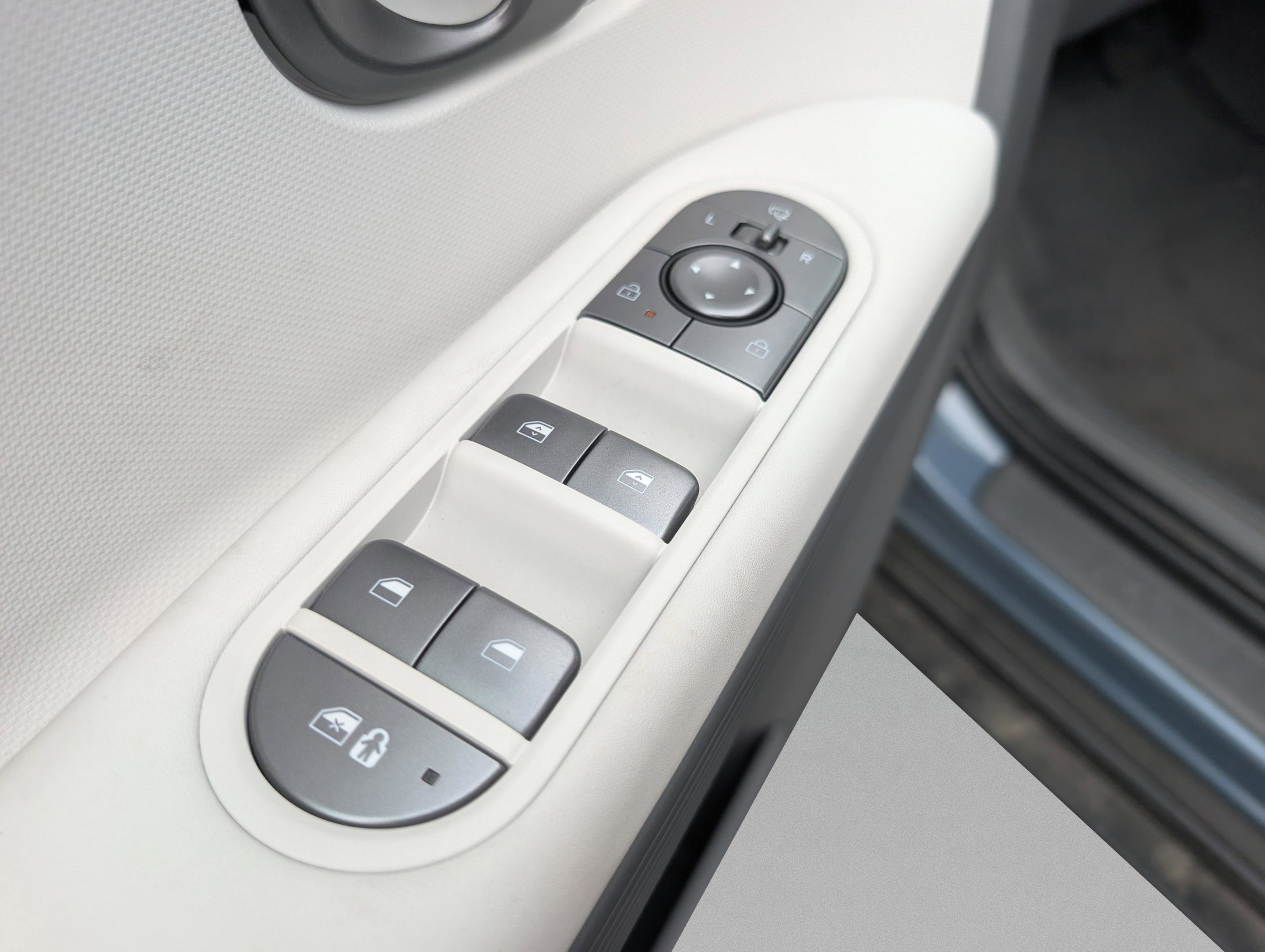 New 2025 Hyundai Ioniq 5 SEL image 12