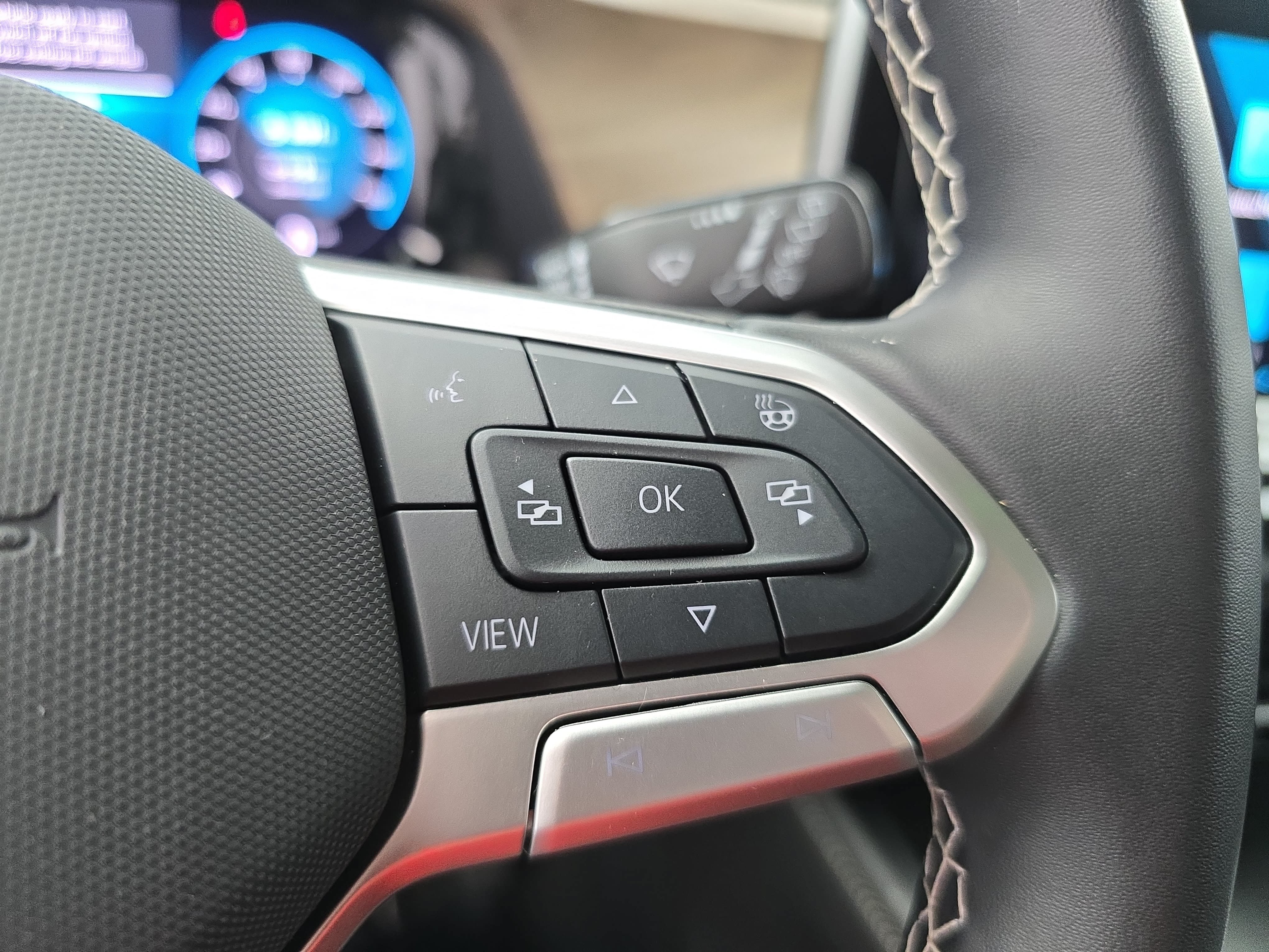 Certified 2025 Volkswagen Atlas SE AWD/4WD image 19