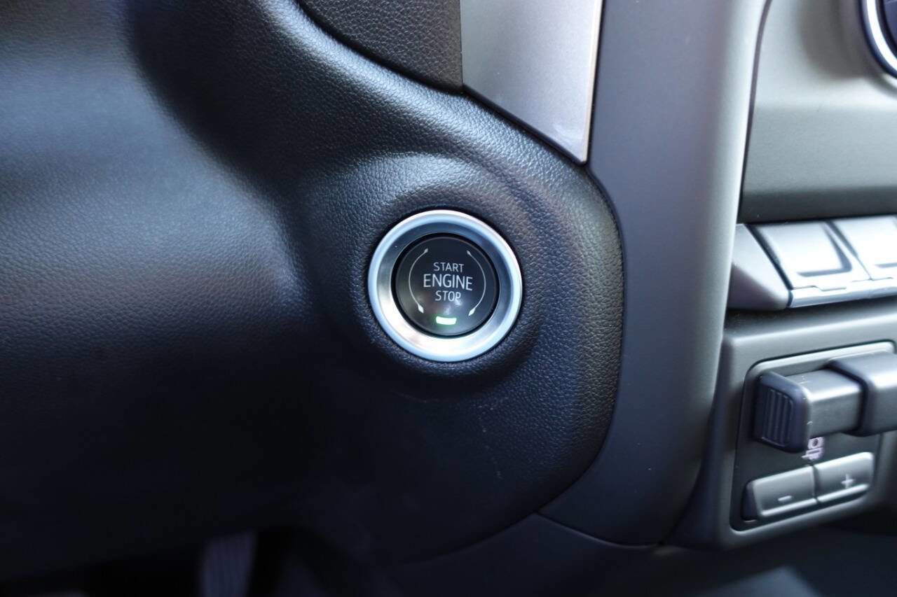 Used 2025 Chevrolet Silverado 2500 Custom w/ Custom Value Package image 45