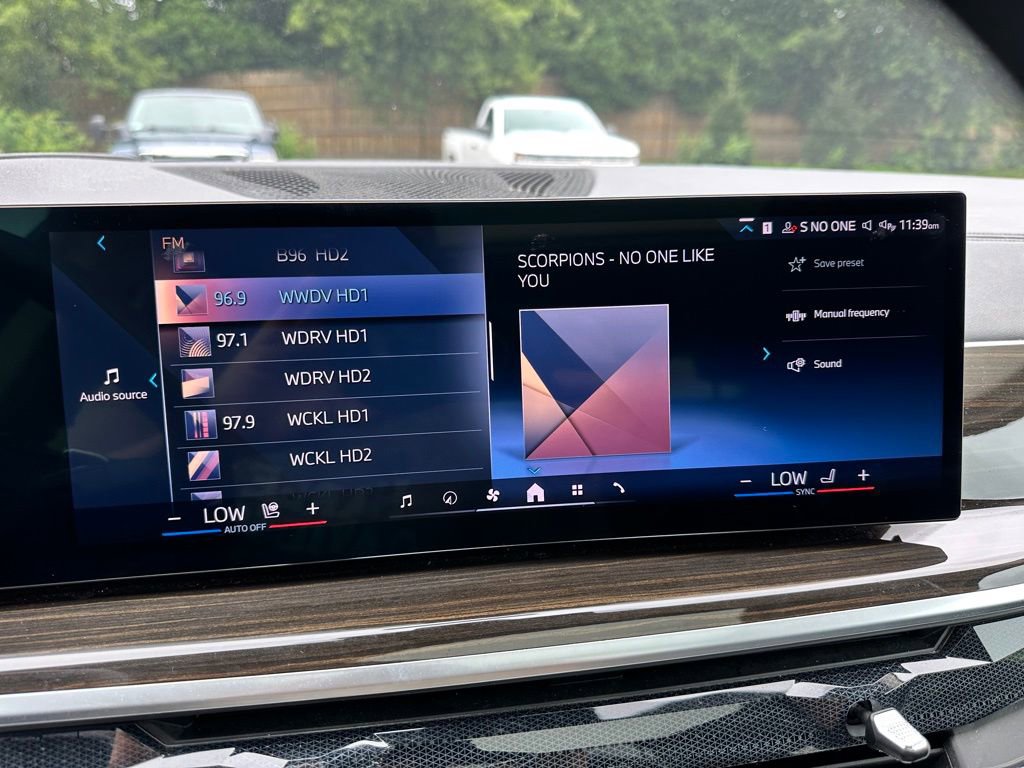 Used 2024 BMW X7 xDrive40i image 28