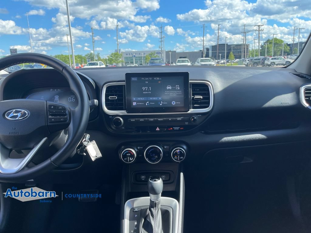 Used 2023 Hyundai Venue SEL w/ Cargo Package FWD image 17