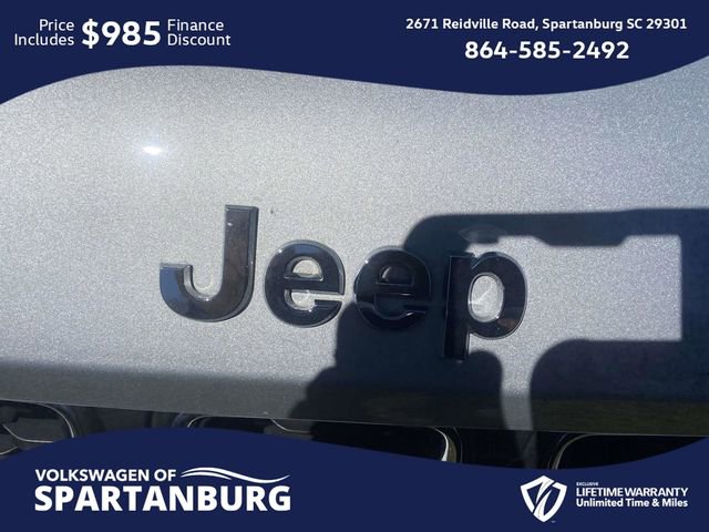 Used 2023 Jeep Grand Cherokee L Laredo image 9