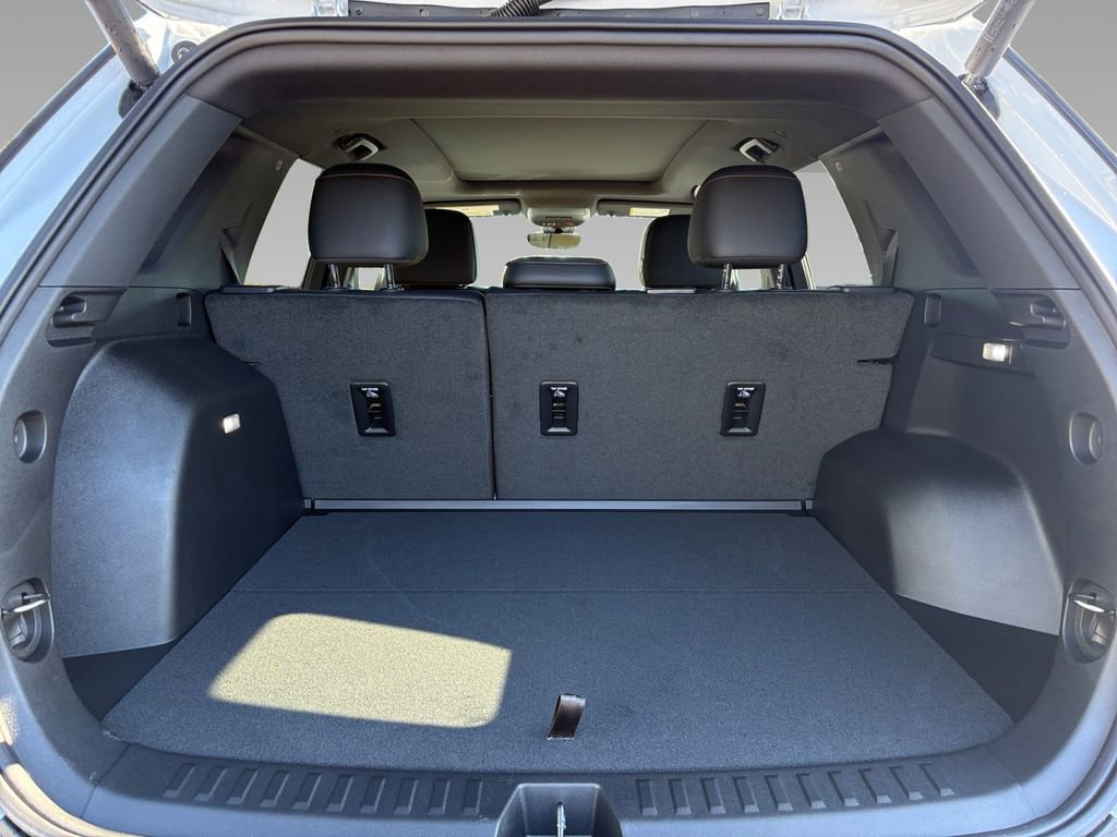 New 2026 Chevrolet Equinox ACTIV w/ Safety and Technology Package AWD/4WD image 24