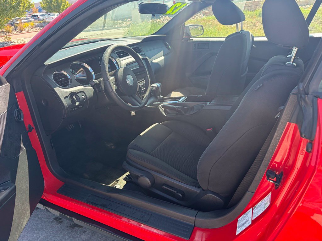 Used 2012 Ford Mustang Convertible RWD image 12