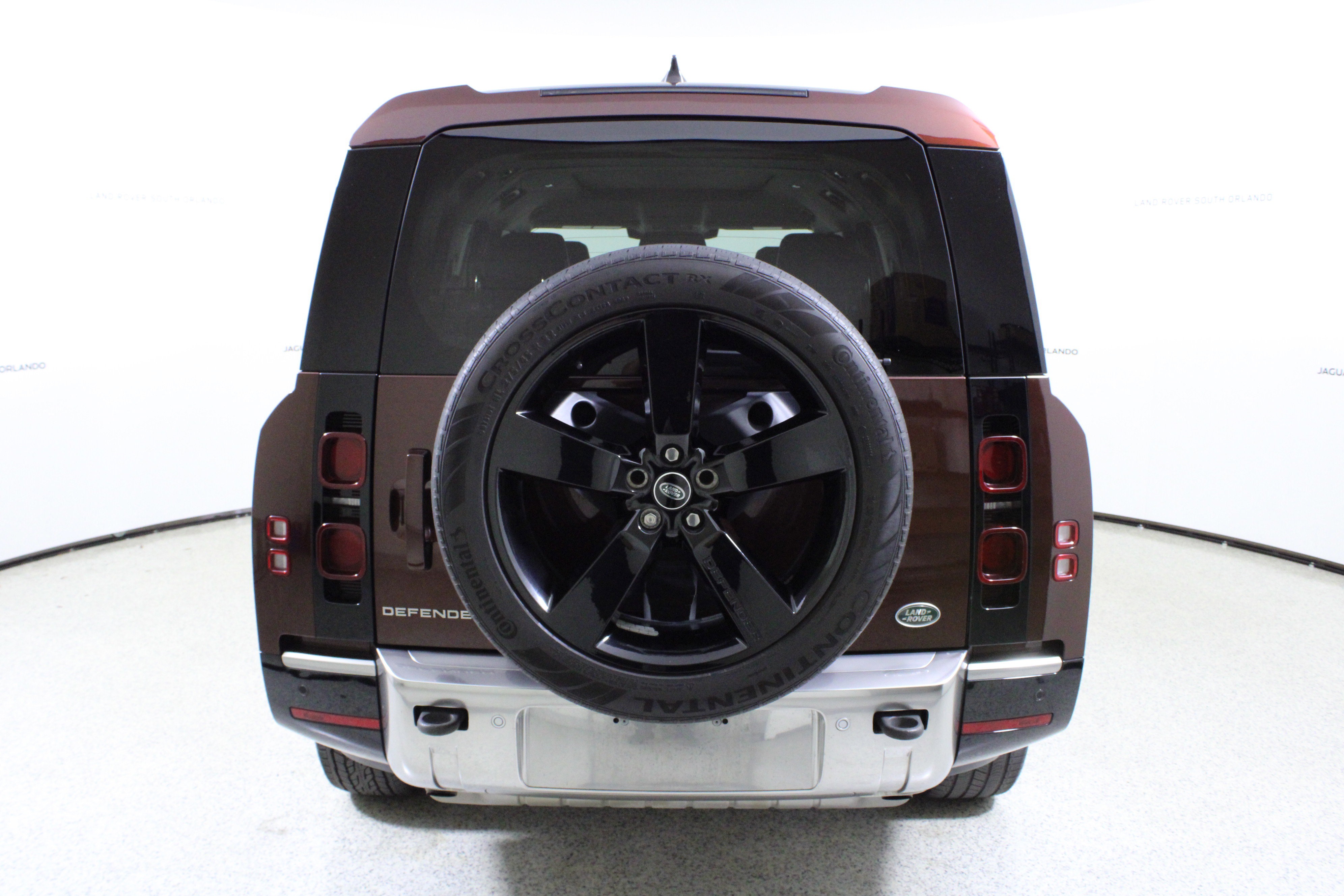 Used 2023 Land Rover Defender 130 S image 6