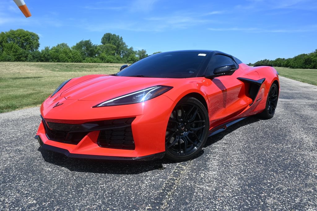 Used 2026 Chevrolet Corvette Z06 w/ Stealth Interior Trim Package RWD image 5