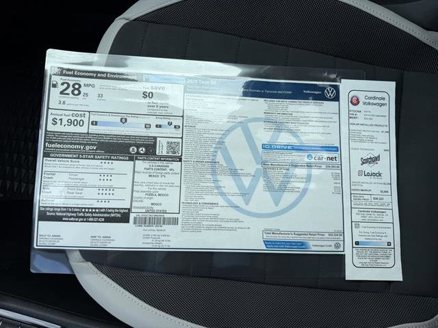New 2025 Volkswagen Taos SE image 31