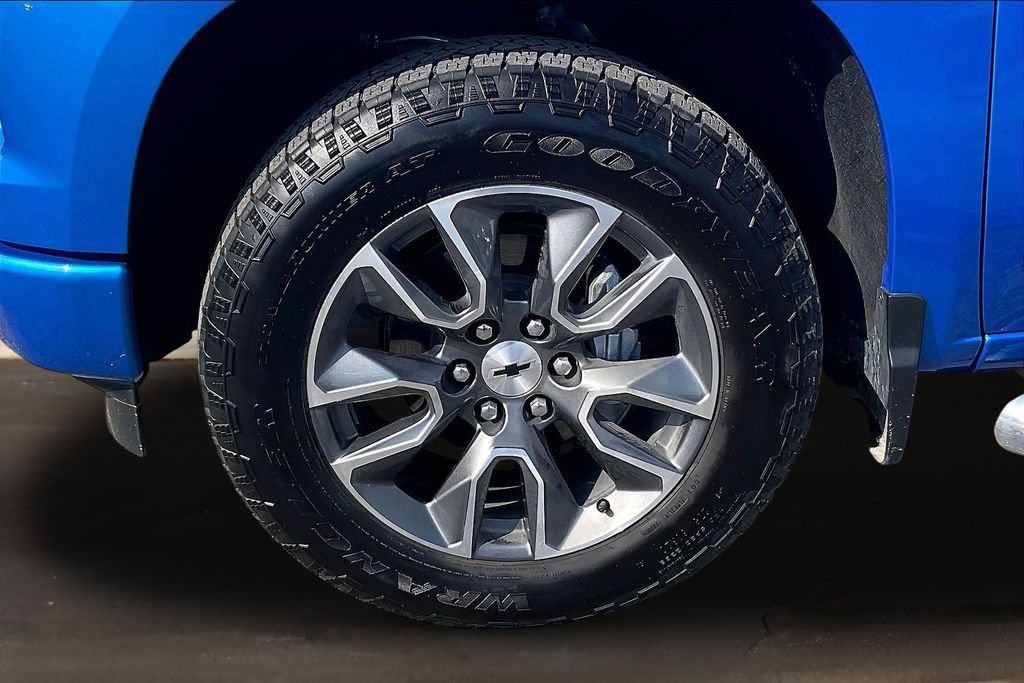 Used 2025 Chevrolet Silverado 1500 RST w/ Z71 Off-Road Package AWD/4WD image 35