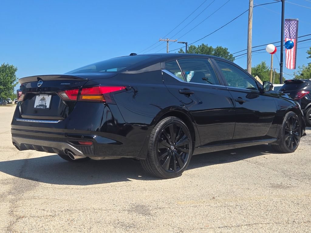 Used 2022 Nissan Altima 2.5 SR w/ Midnight Edition Package FWD image 12