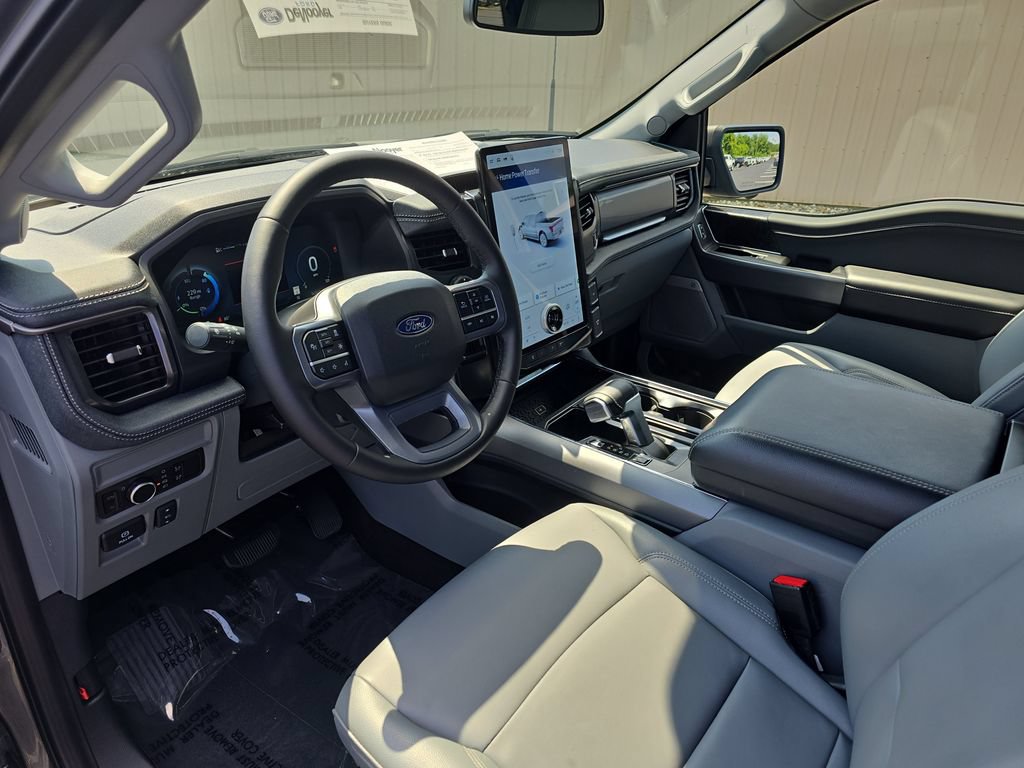 Used 2025 Ford F150 Lightning Flash AWD/4WD image 16