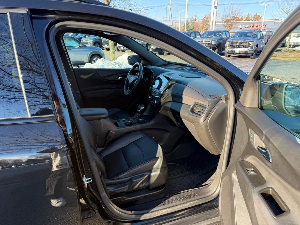 Used 2023 Chevrolet Equinox RS w/ RS Leather Package image 24