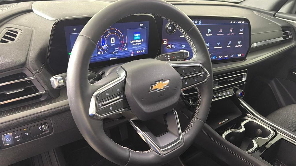 Certified 2026 Chevrolet Traverse LT FWD image 25
