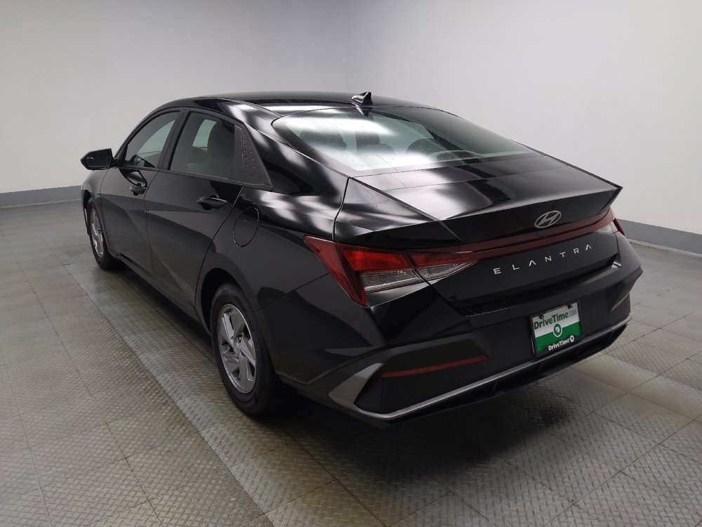 Used 2025 Hyundai Elantra SE FWD image 5