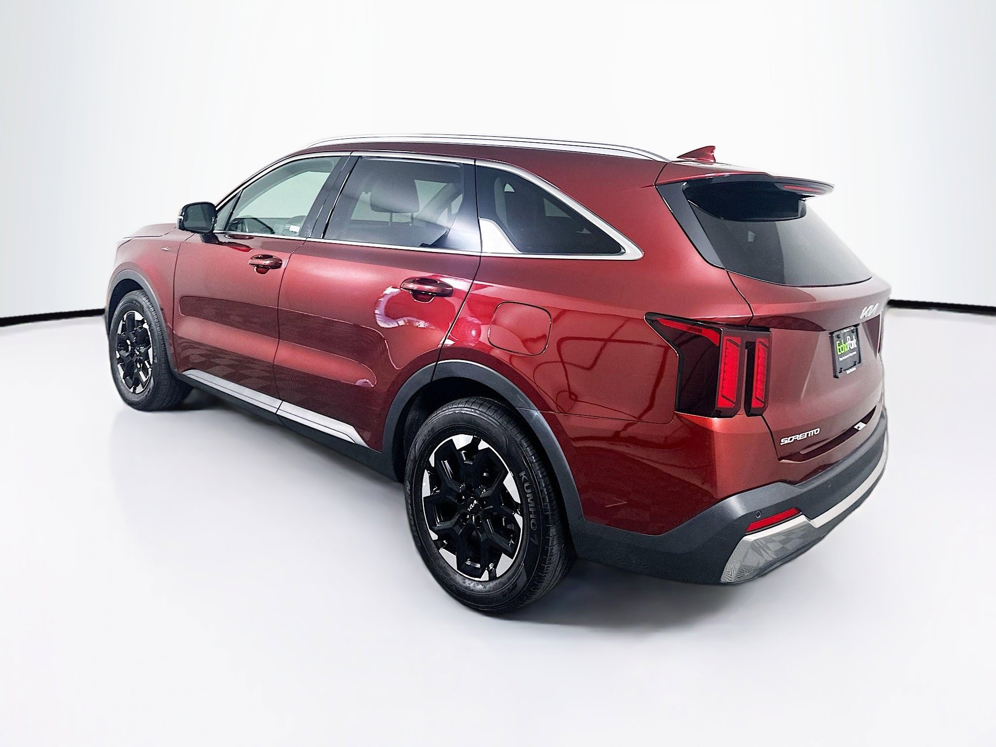 Used 2024 Kia Sorento S w/ Panoramic Sunroof Package image 4