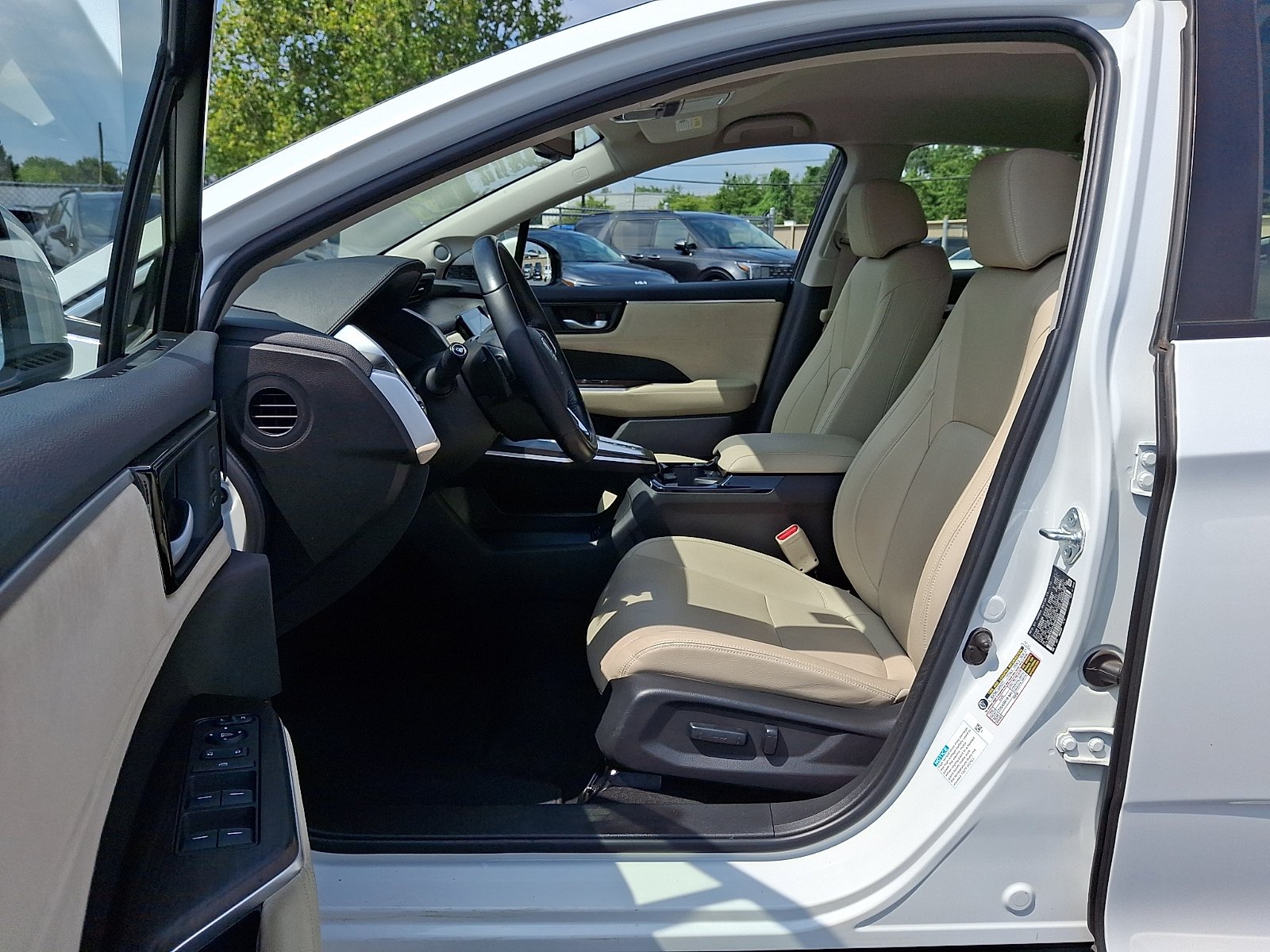 Used 2018 Honda Clarity Touring image 16