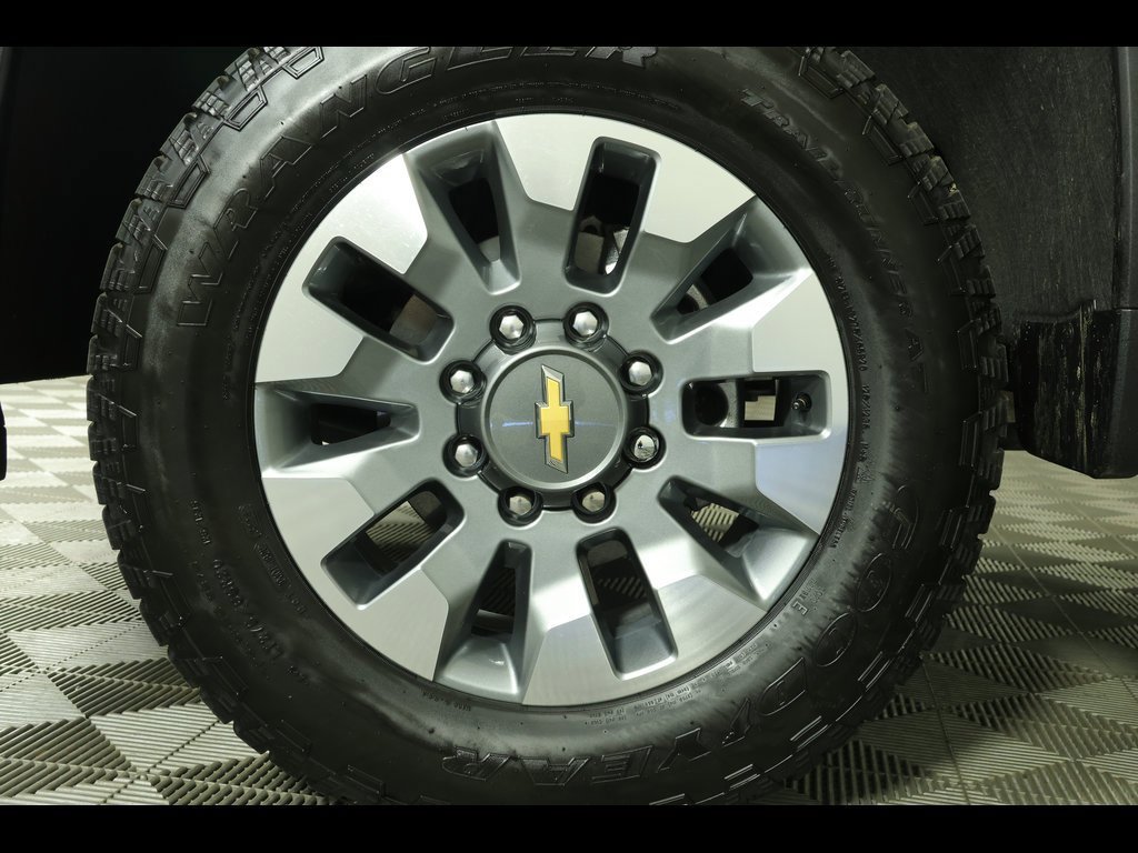 Used 2025 Chevrolet Silverado 2500 Custom w/ Custom Value Package image 6