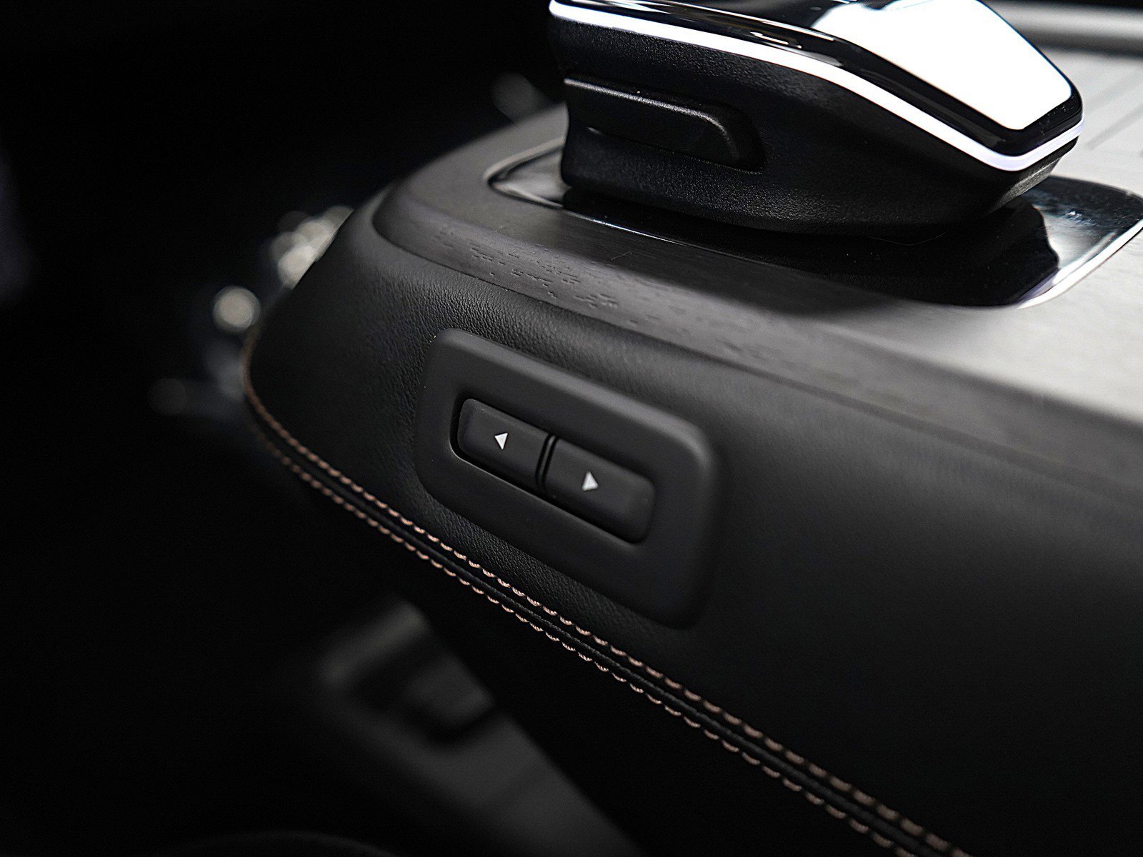 Used 2024 Nissan Ariya AWD image 24