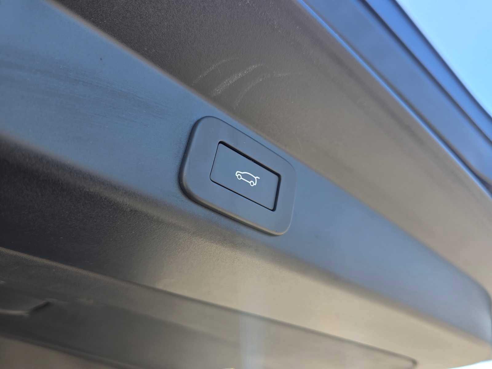 Used 2025 Land Rover Range Rover Sport AWD/4WD image 15