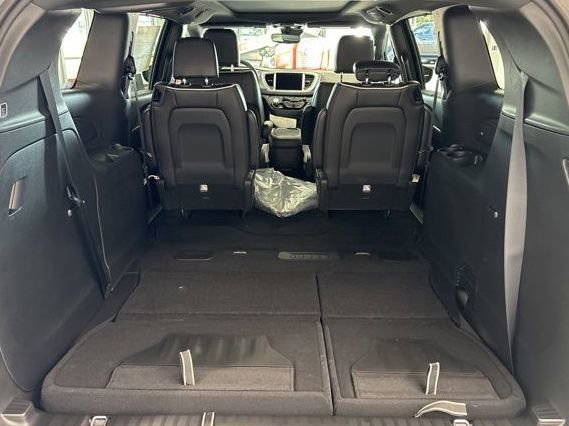 New 2026 Chrysler Pacifica Limited w/ S Appearance Package image 11