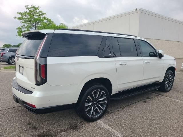 Used 2022 Cadillac Escalade ESV Sport w/ Touring Package AWD/4WD image 7