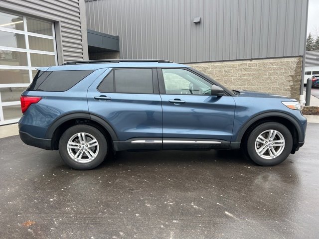 Used 2020 Ford Explorer XLT w/ Equipment Group 202A image 4